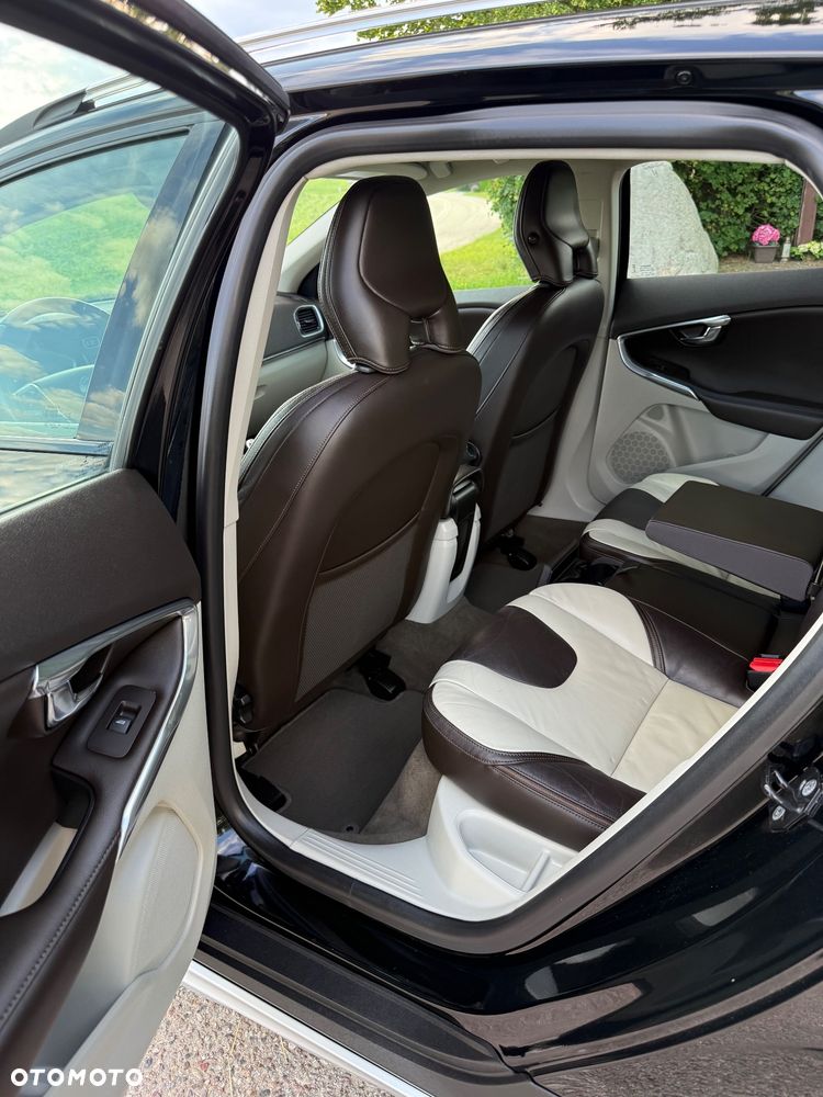Volvo V40 Cross Country D3 Momentum - 15
