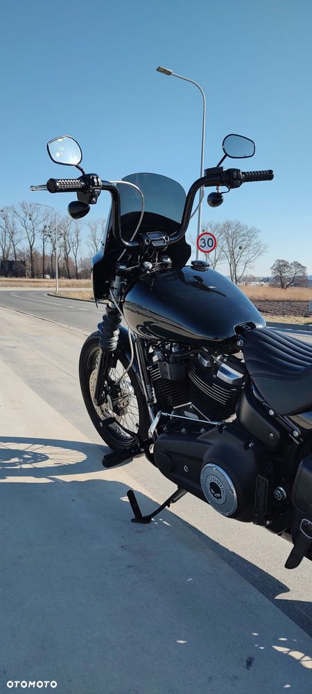 Harley-Davidson Softail Street Bob - 12