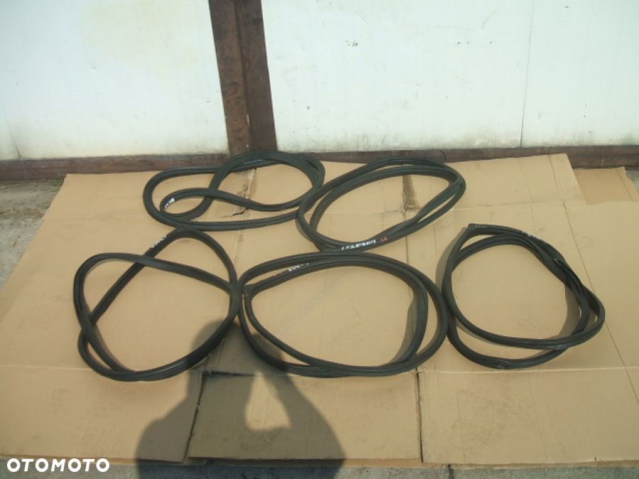 KIA OPTIMA 15- USZCZELKA KLAPY BAGAŻNIKA DRZWI - 1