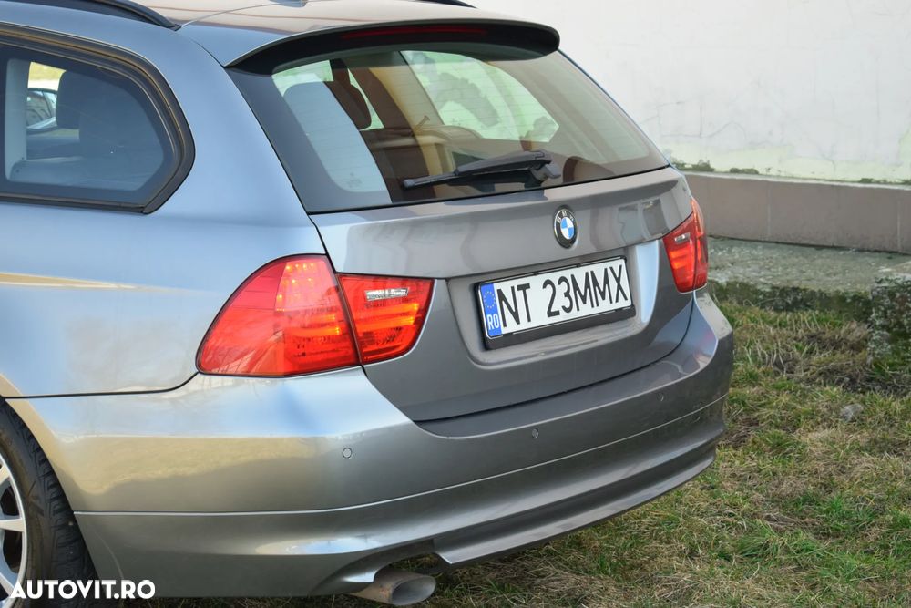 BMW Seria 3 318d Sport Line - 15