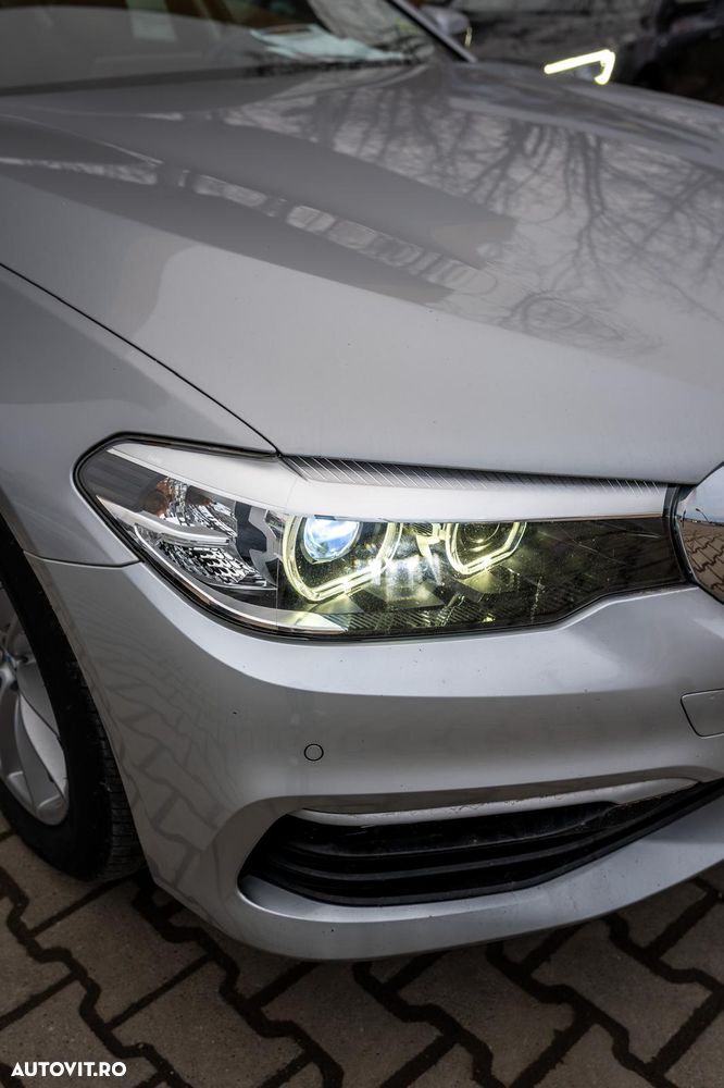 BMW Seria 5 520i Aut. Luxury Line - 10