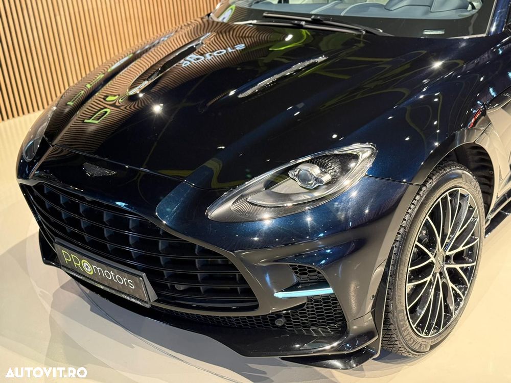 Aston Martin DBX - 15