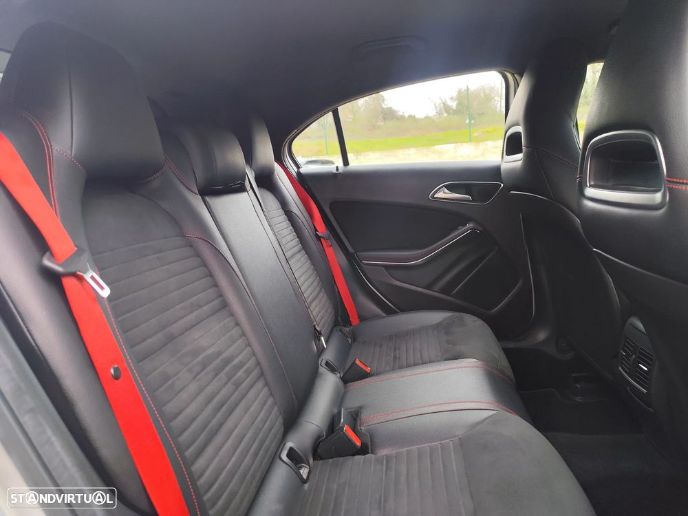 Mercedes-Benz A 45 AMG 4-Matic - 17