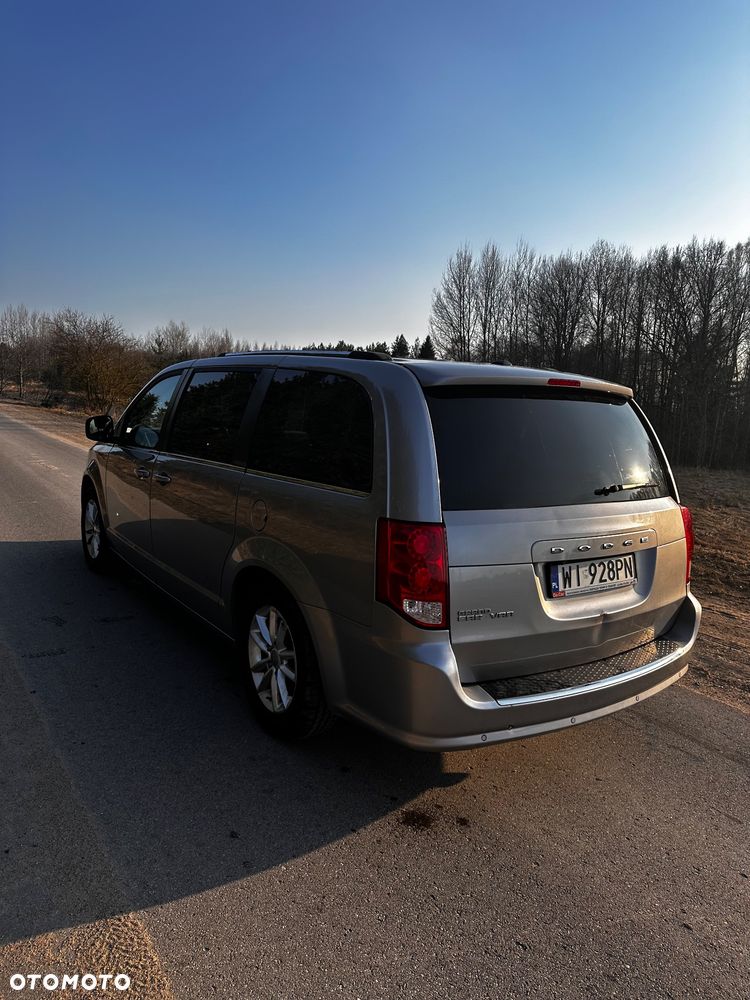 Dodge Grand Caravan 3.6 R/T - 6