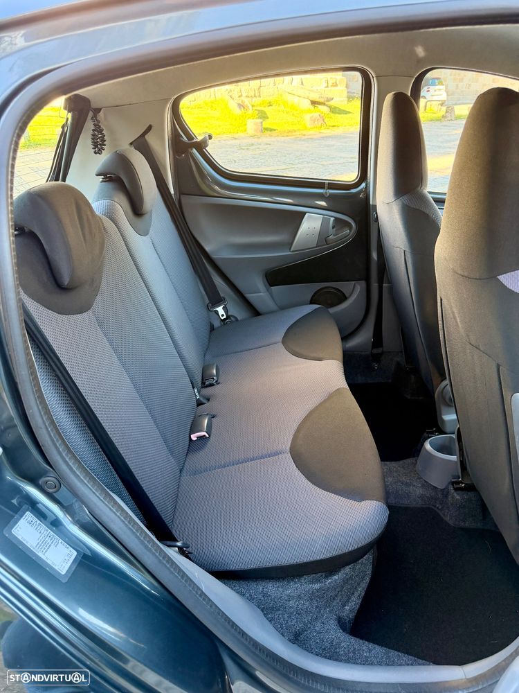 Toyota Aygo 1.0 + AC - 12