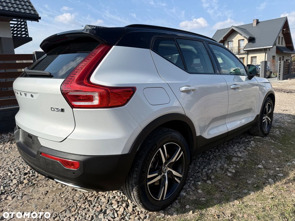 Volvo XC 40 D3 AWD Geartronic R-Design - 4