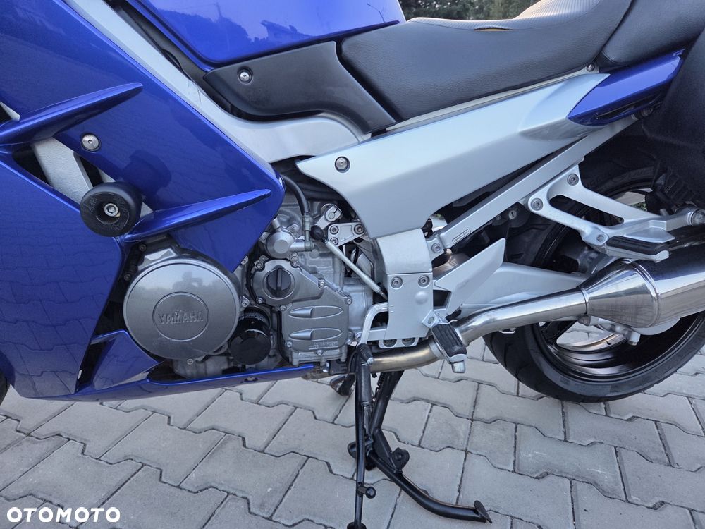 Yamaha FJR - 27