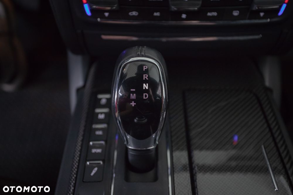 Maserati Quattroporte - 32