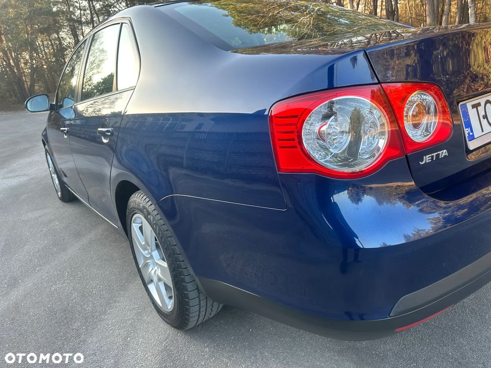 Volkswagen Jetta - 16