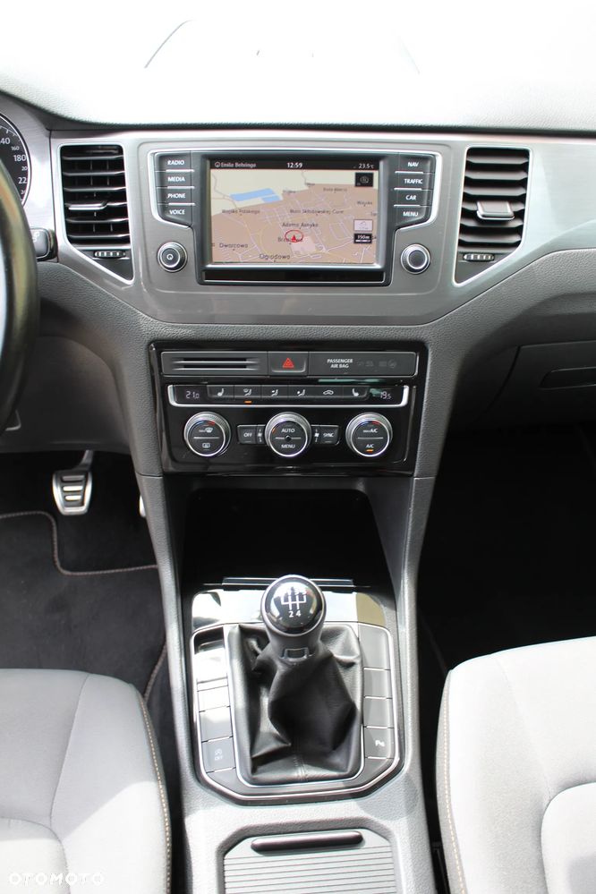 Volkswagen Golf Sportsvan - 29
