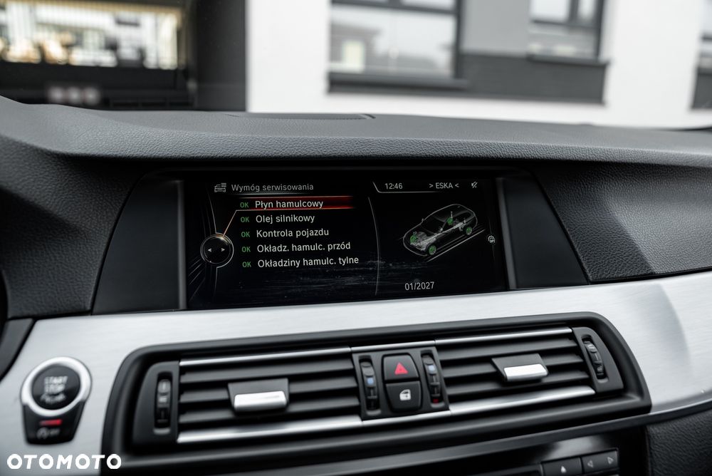 BMW Seria 5 M550d xDrive Touring Sport-Aut - 33