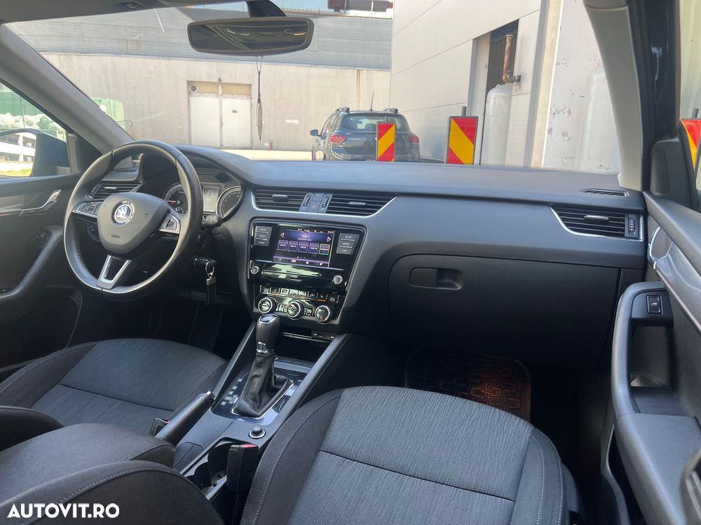Skoda Octavia 1.6 TDI DSG Ambition - 5