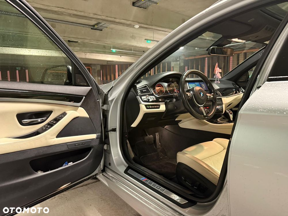 BMW Seria 5 M550d xDrive - 7