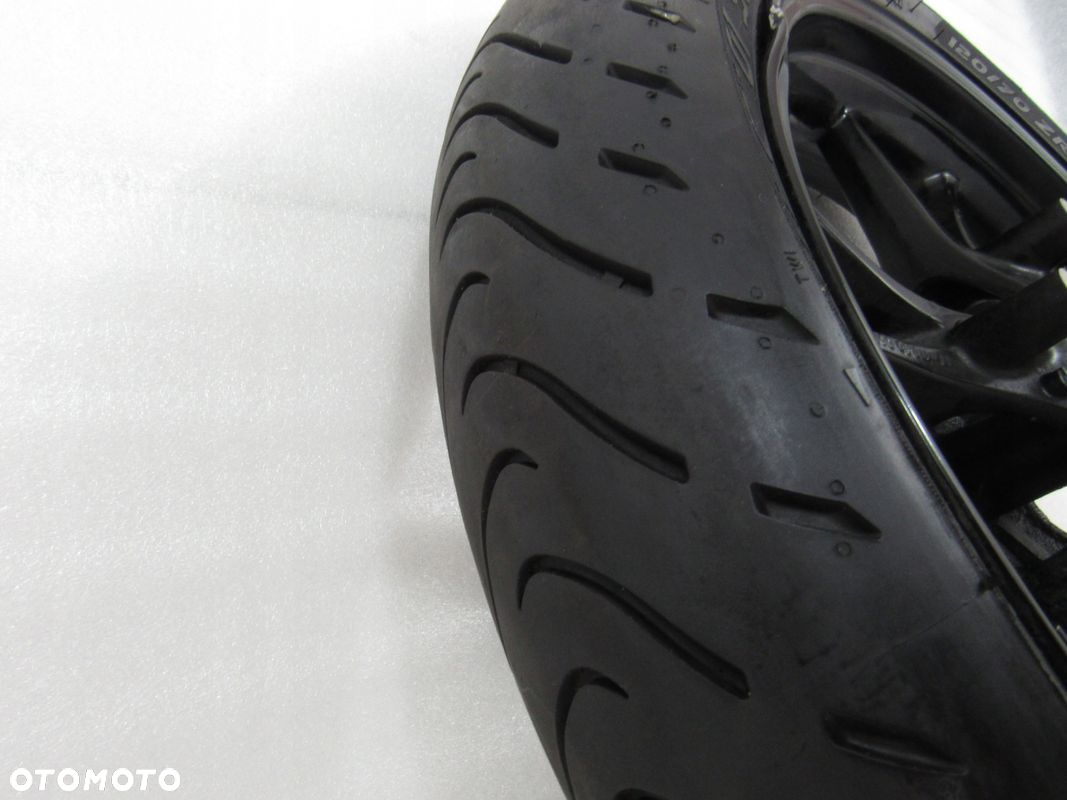 Felga przód + opona Triumph Speed Triple 1050, 10r - 4
