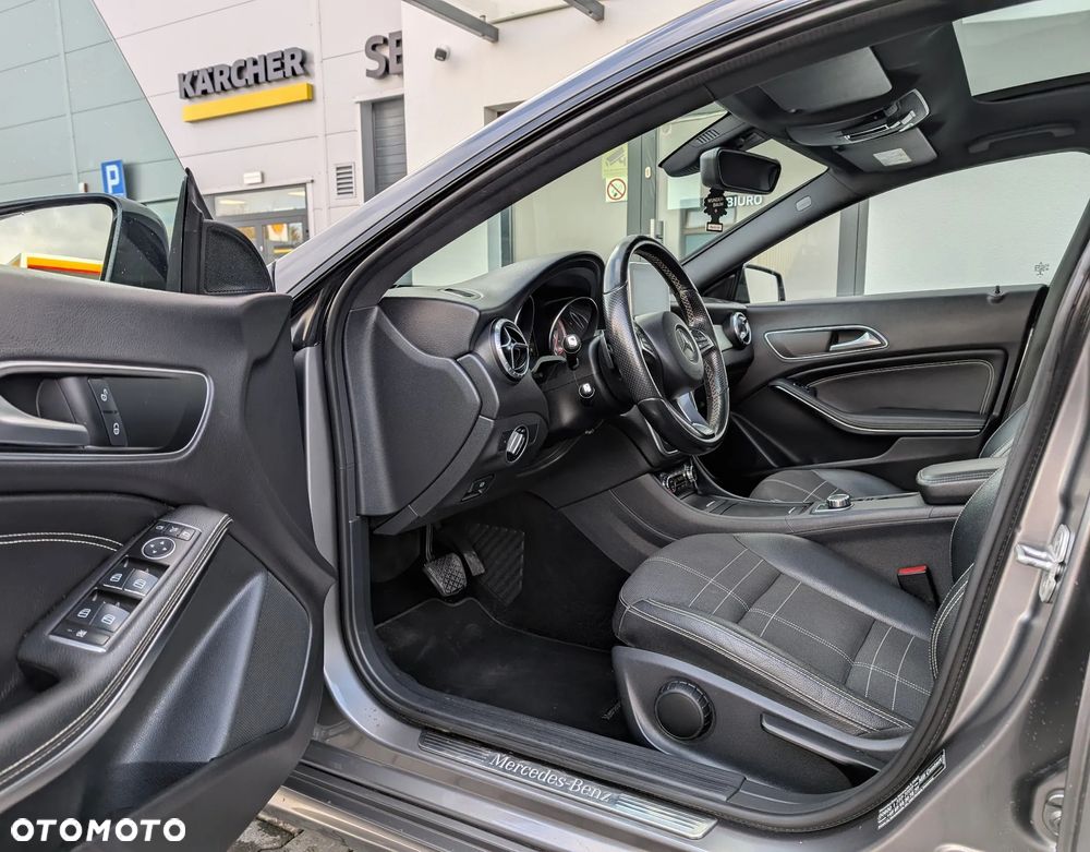 Mercedes-Benz CLA Shooting Brake 220 (CDI) d 7G-DCT Urban - 12