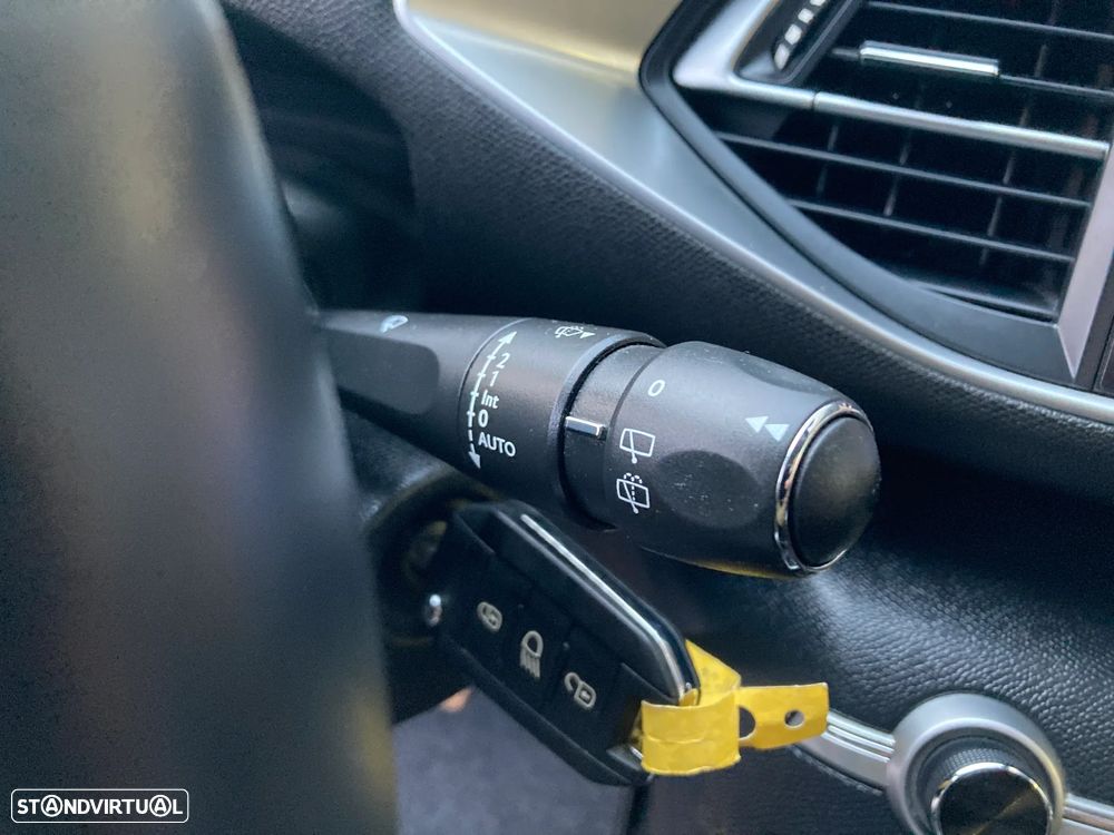 Peugeot 308 SW BlueHDi 130 Stop & Start Style - 14