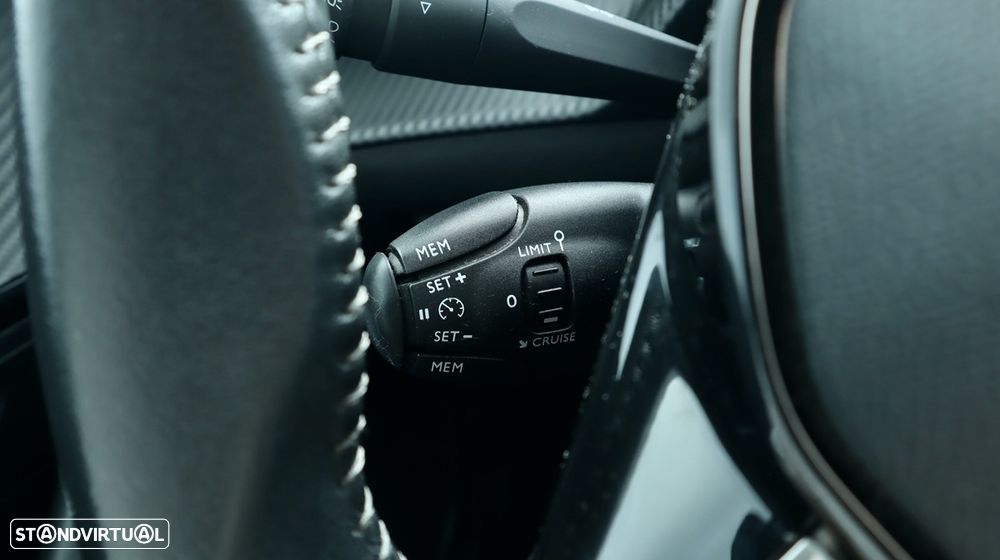 Peugeot 2008 PureTech 100 Allure - 48