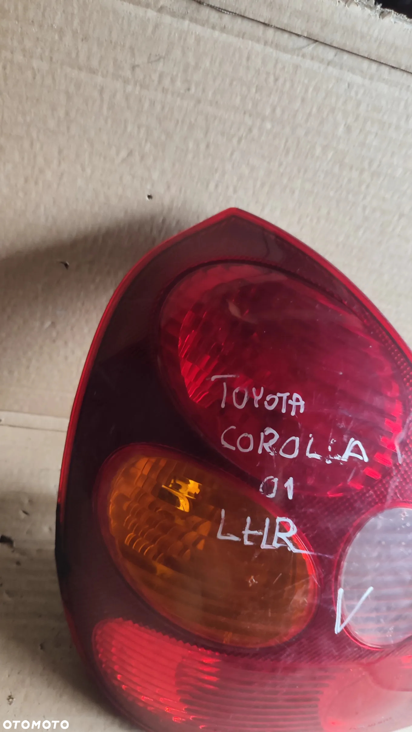 Toyota Corolla E11 HB lampa tylna lewa w błotnik - 2