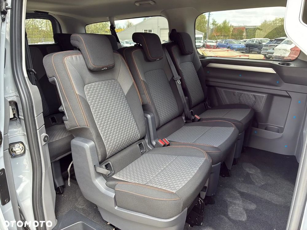 Volkswagen Caravelle - 17