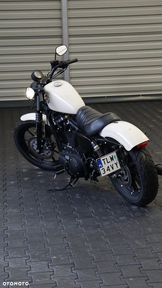 Harley-Davidson Sportster Iron 883 - 16