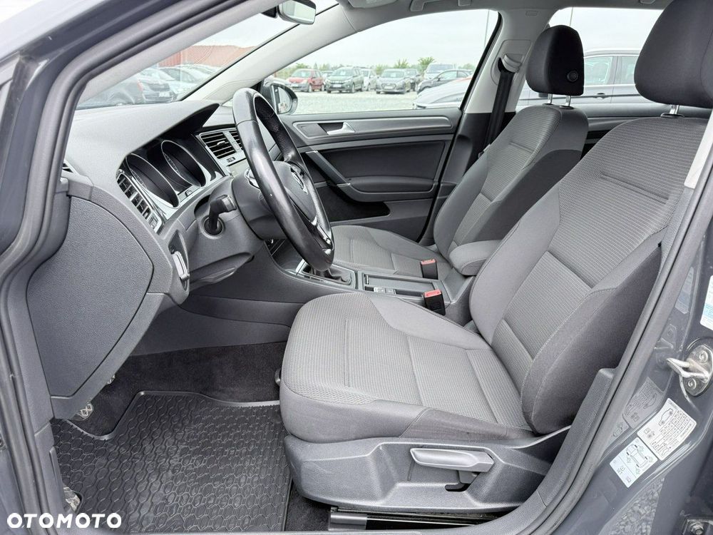 Volkswagen Golf Variant - 11