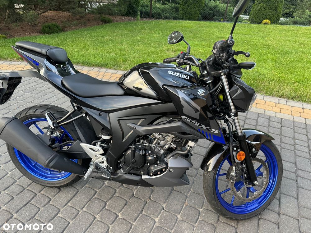 Suzuki GSX - 3