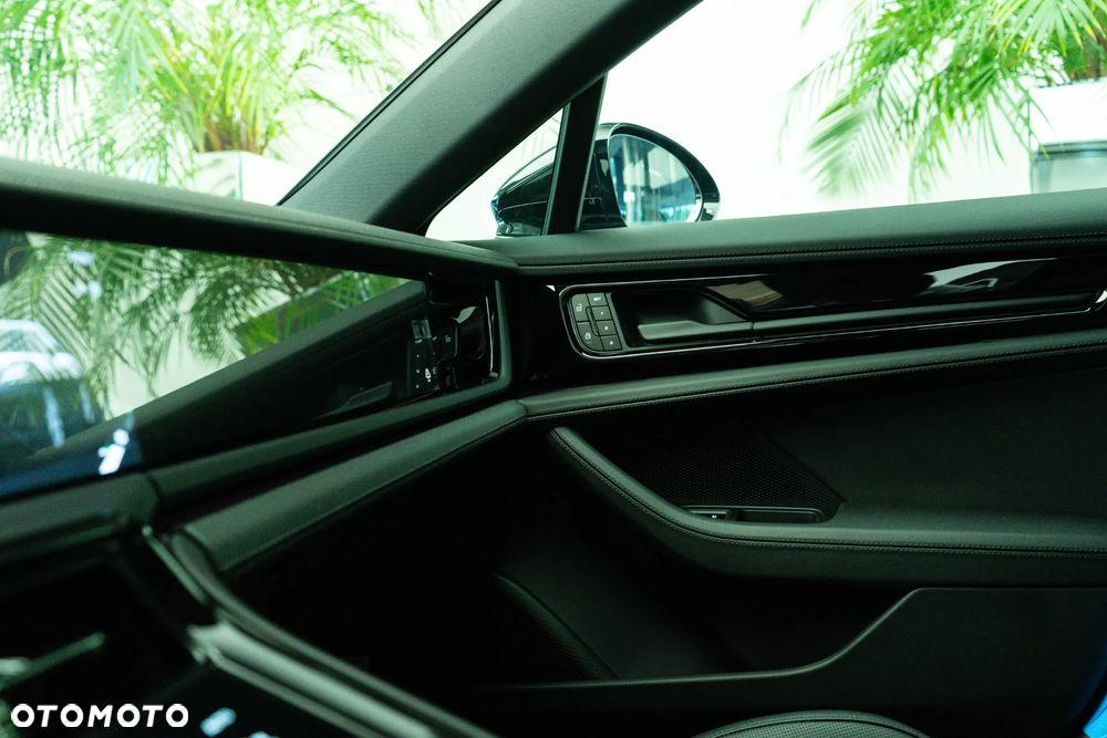 Porsche Panamera 4 E-Hybrid PHEV - 21