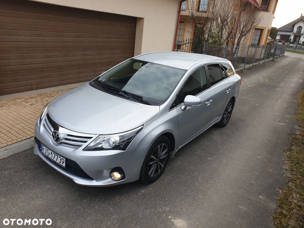 Toyota Avensis - 8