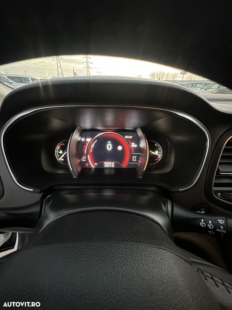 Renault Megane Estate Blue dCI EDC Intens - 9