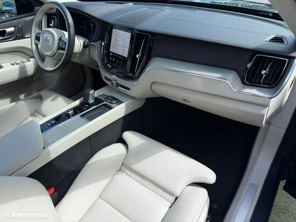 Volvo XC 60 2.0 T6 PHEV Ultimate Dark AWD - 22