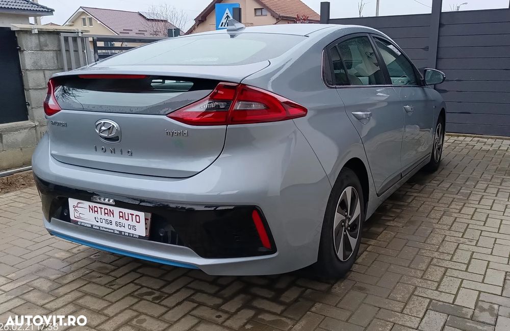 Hyundai IONIQ - 13