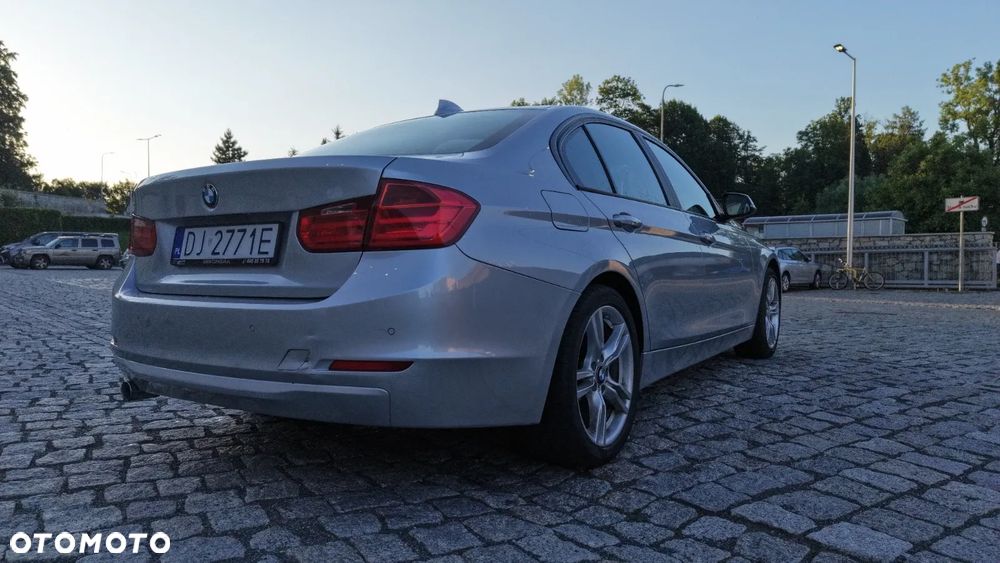 BMW Seria 3 ver-318d - 26