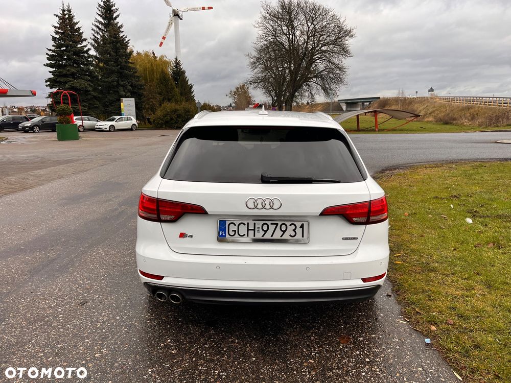 Audi A4 Avant 2.0 TDI Quattro S tronic - 5