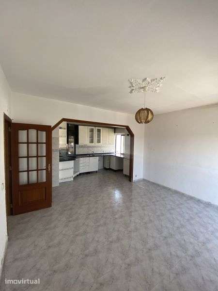 Apartamento Luminoso com Vista Rio – 97 m² – 5.º Andar com Elevador - Grande imagem: 3/10
