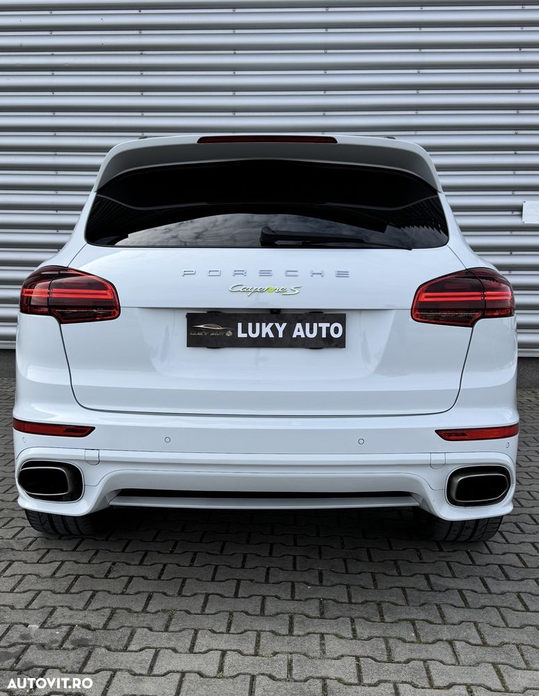 Porsche Cayenne - 4