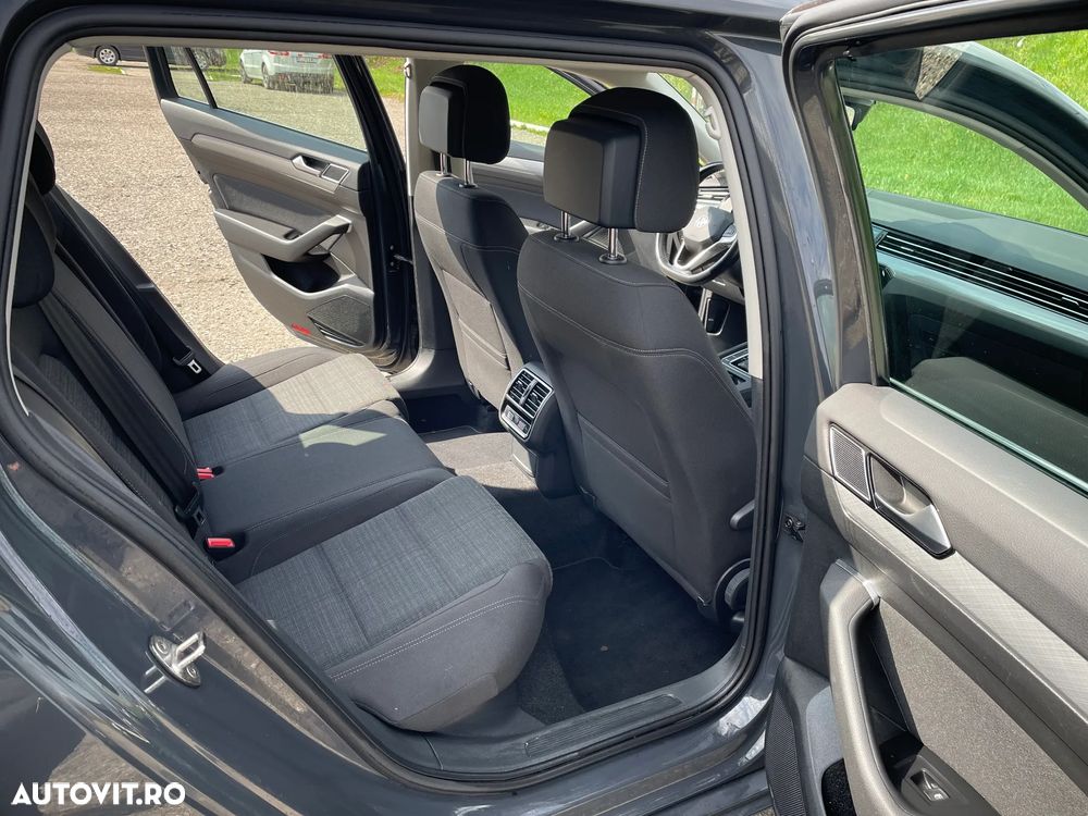 Volkswagen Passat 2.0 TDI SCR DSG Comfortline - 12