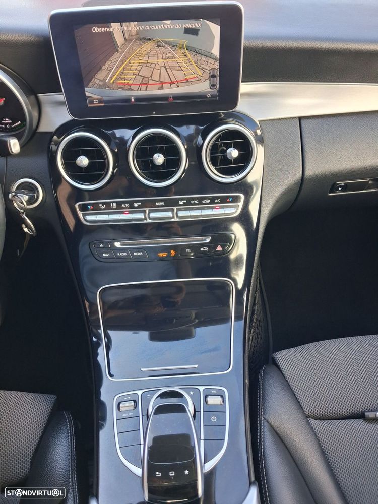 Mercedes-Benz C 300 BlueTEC Hybrid - 12