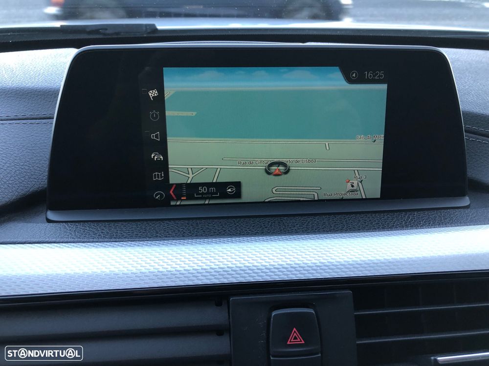 BMW 330 e iPerformance Pack M - 17