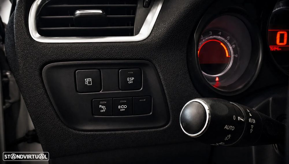 Citroën C4 e-HDi 110 Exclusive - 6