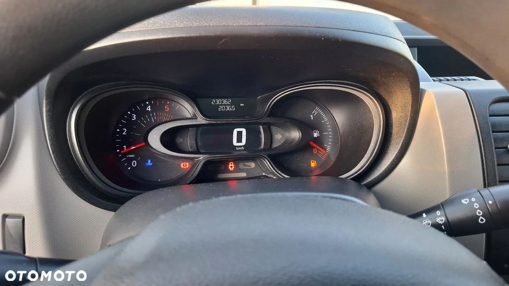 Renault Trafic - 23