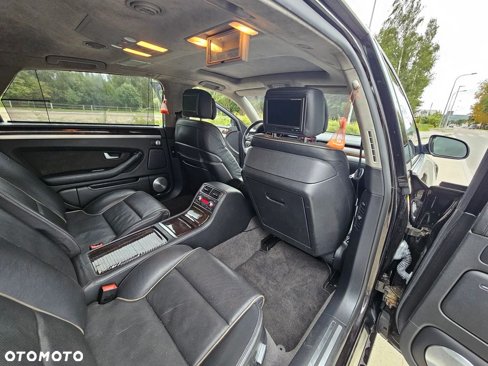 Audi A8 6.0 L Quattro - 22