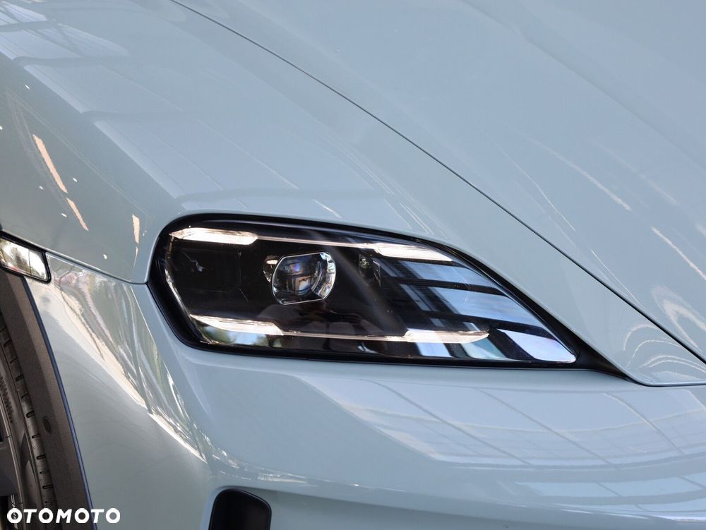 Porsche Taycan - 28