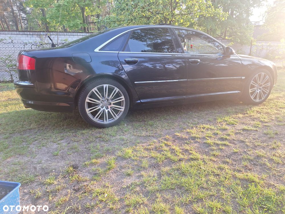 Audi A8 4.2 Quattro - 5