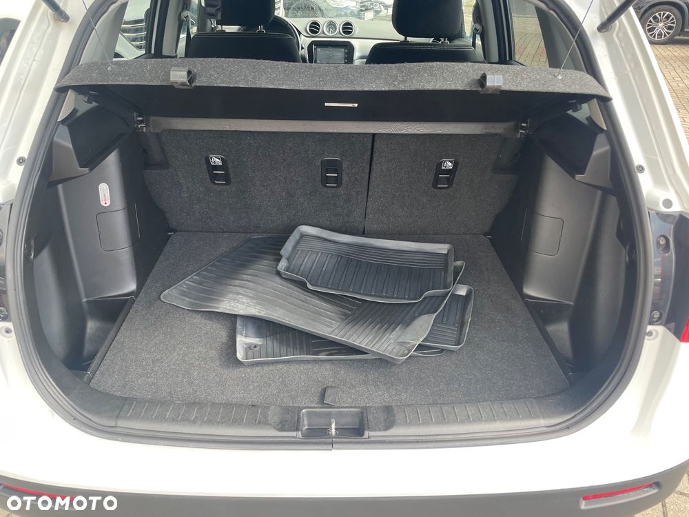 Suzuki Vitara 1.6 DDiS (4x4) Allgrip Comfort+ - 24