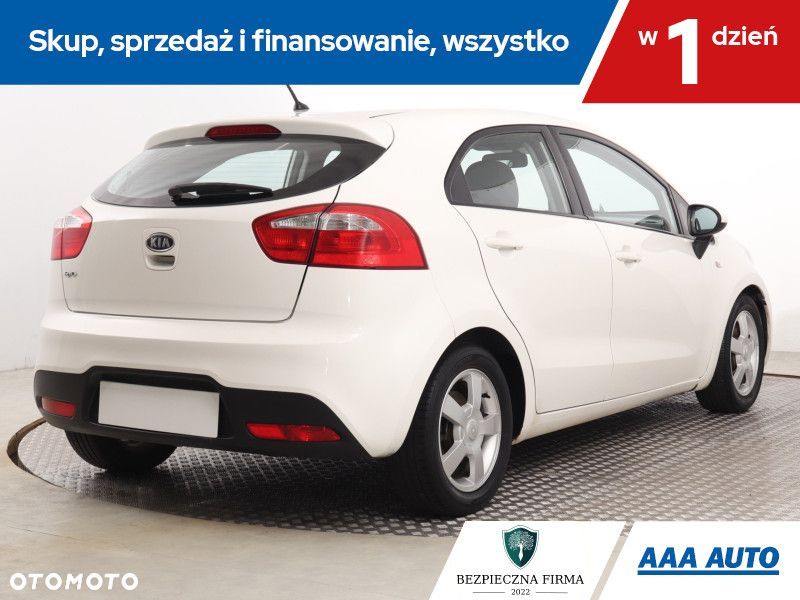 Kia Rio - 7