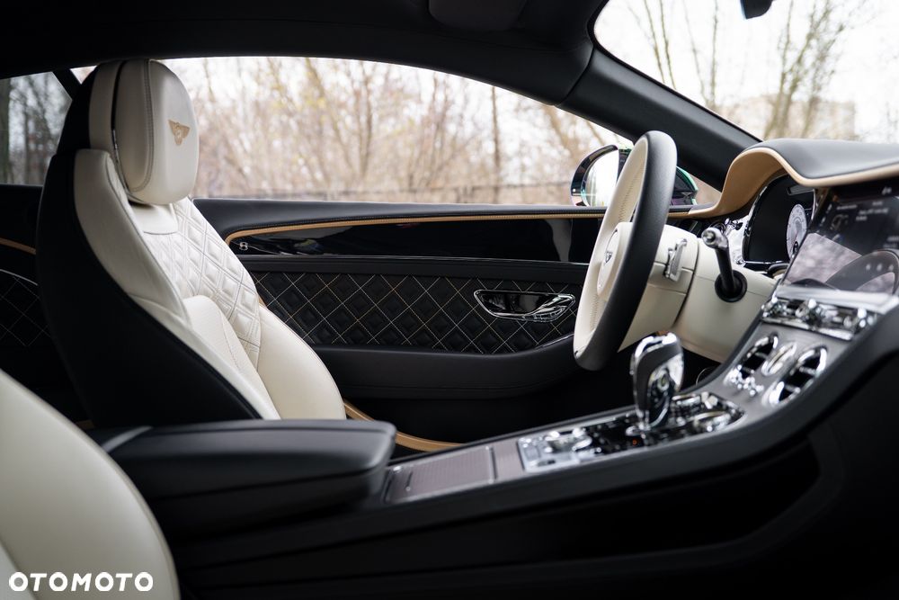 Bentley Continental GT V8 Mulliner - 35