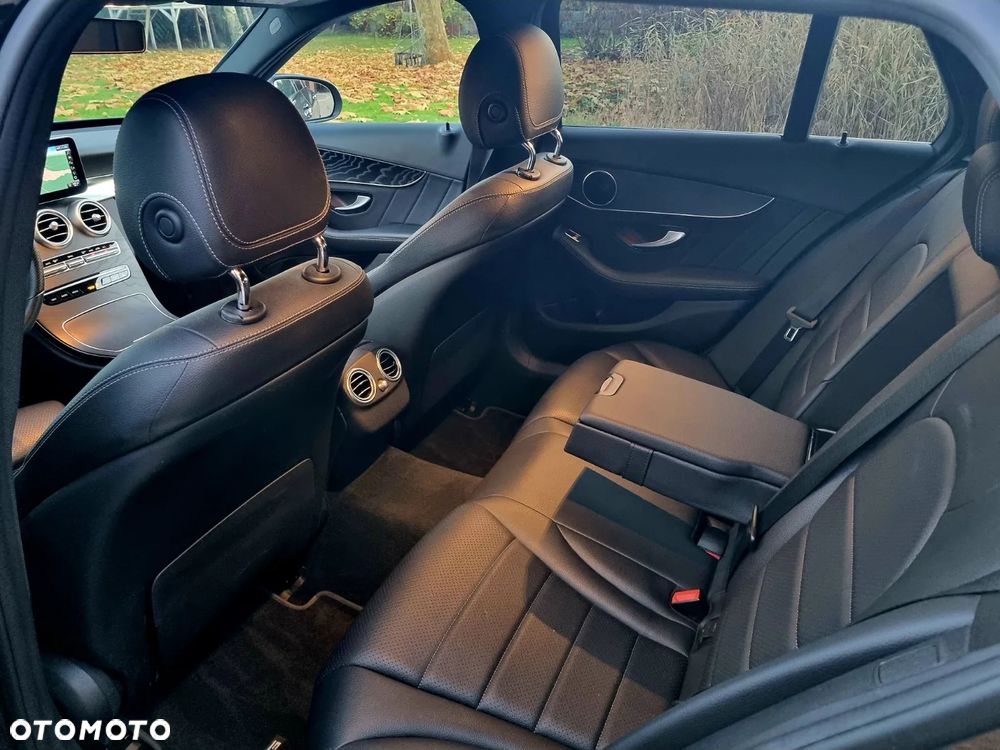 Mercedes-Benz Klasa C 220 d 4Matic 9G-TRONIC AMG Line - 12