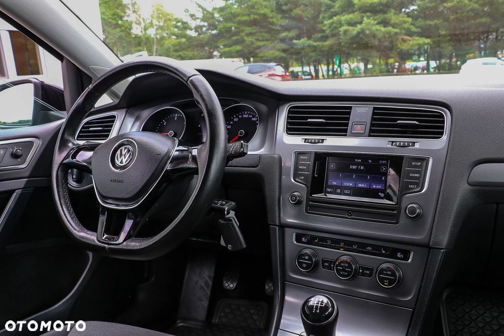 Volkswagen Golf 1.6 TDI DPF Highline - 37