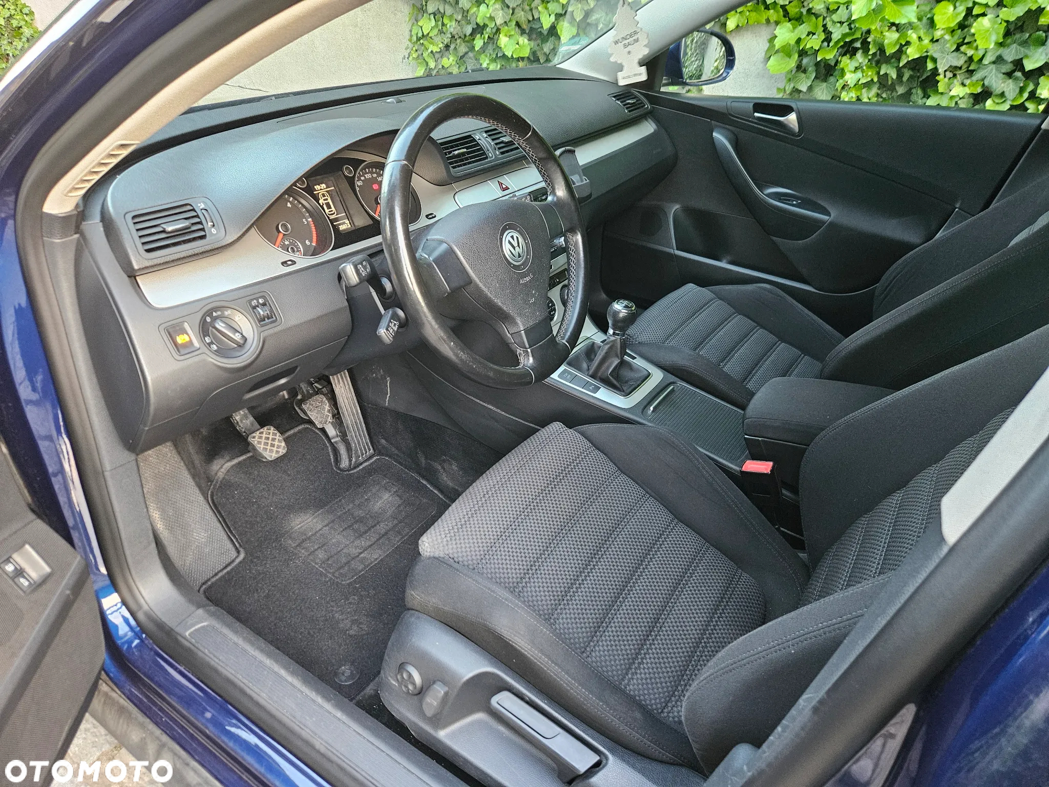 Volkswagen Passat Variant 2.0 TDI DPF Sportline - 9