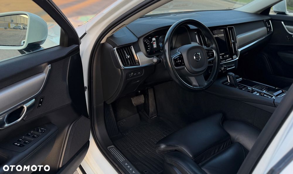 Volvo V90 T8 Twin Engine AWD Momentum - 6